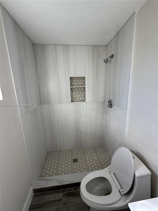 Active With Contract: $389,000 (3 beds, 3 baths, 1512 Square Feet)