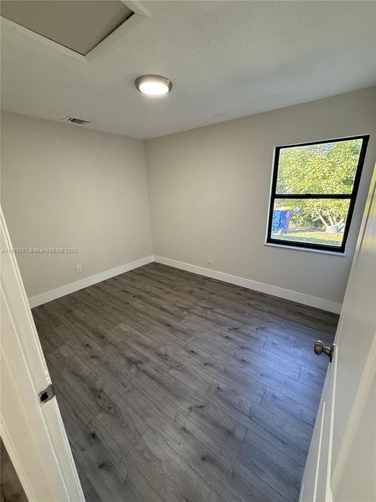 Active With Contract: $389,000 (3 beds, 3 baths, 1512 Square Feet)