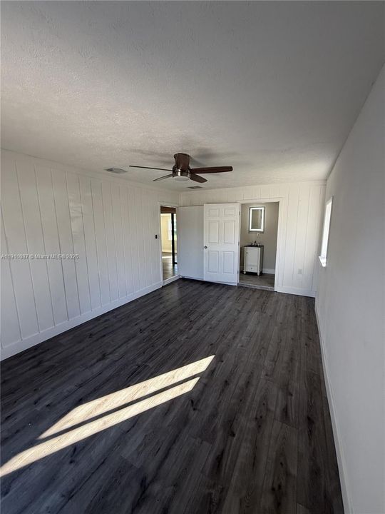 Active With Contract: $389,000 (3 beds, 3 baths, 1512 Square Feet)