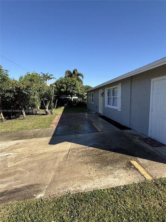 Active With Contract: $389,000 (3 beds, 3 baths, 1512 Square Feet)