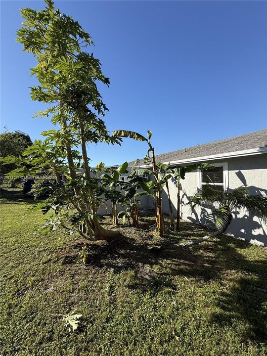 Active With Contract: $389,000 (3 beds, 3 baths, 1512 Square Feet)