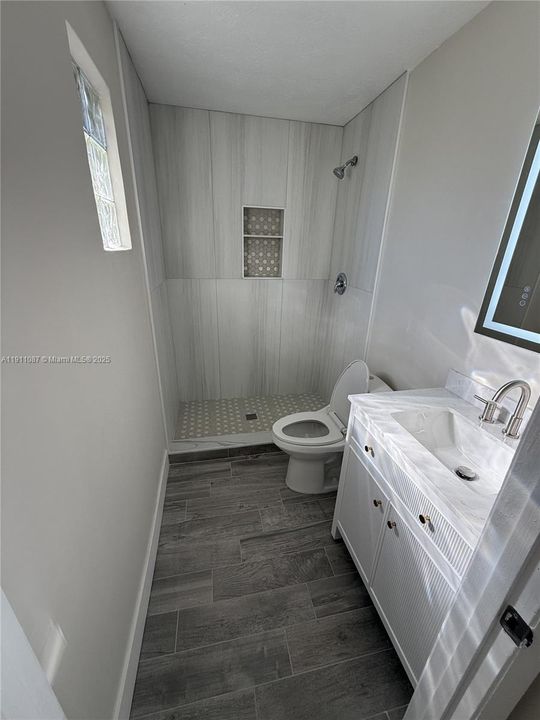 Active With Contract: $389,000 (3 beds, 3 baths, 1512 Square Feet)