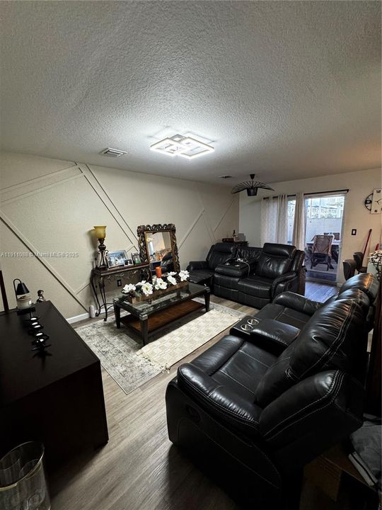 En Renta: $2,500 (3 camas, 2 baños, 1276 Pies cuadrados)