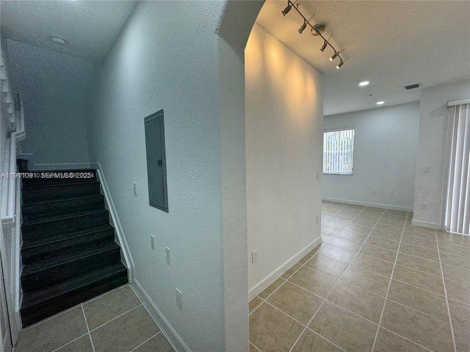 В аренду: $2,650 (2 спален, 2 ванн, 1205 Квадратных фут)