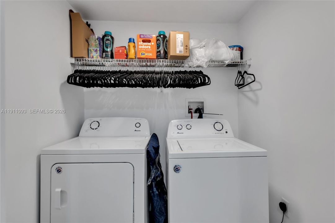 For Sale: $329,900 (1 beds, 1 baths, 742 Square Feet)