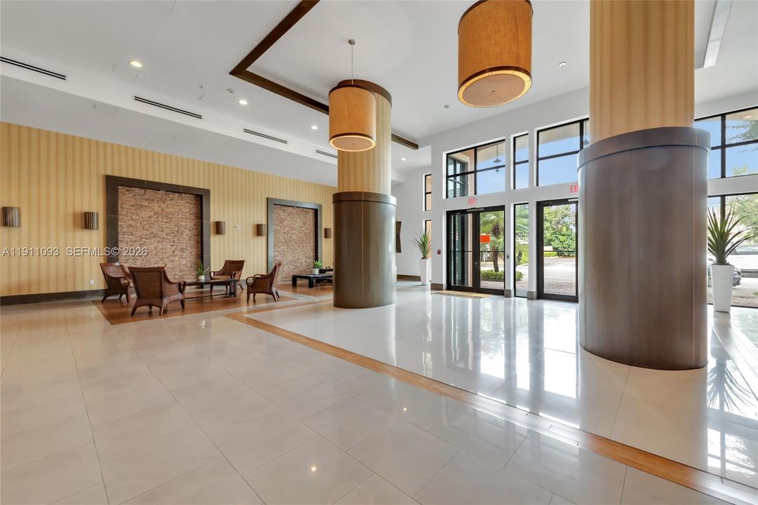 For Sale: $329,900 (1 beds, 1 baths, 742 Square Feet)