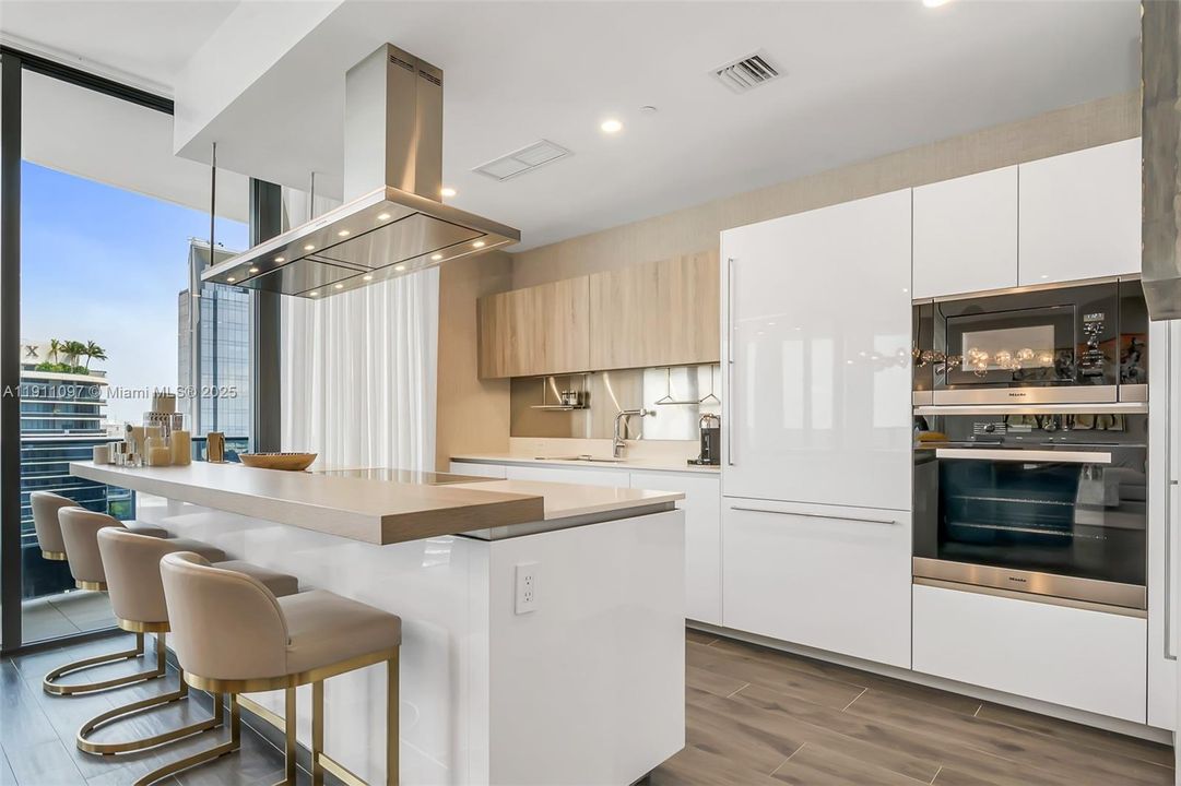 En Venta: $3,695,000 (3 camas, 3 baños, 1800 Pies cuadrados)