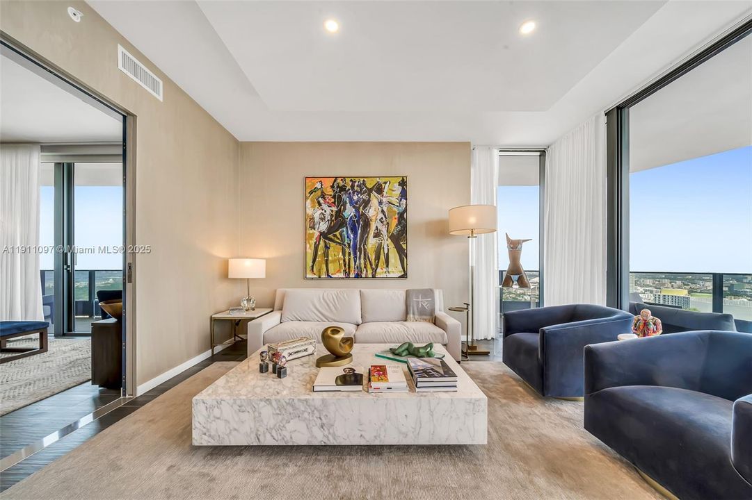 En Venta: $3,695,000 (3 camas, 3 baños, 1800 Pies cuadrados)