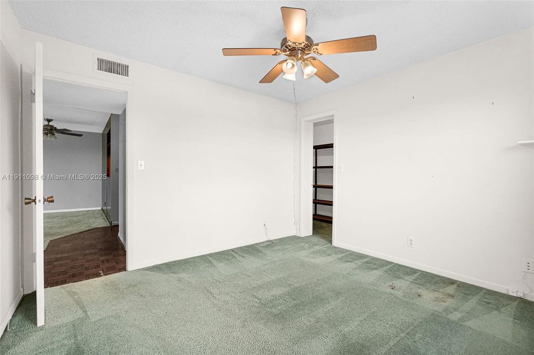 待售: $239,000 (2 贝兹, 2 浴室, 1280 平方英尺)