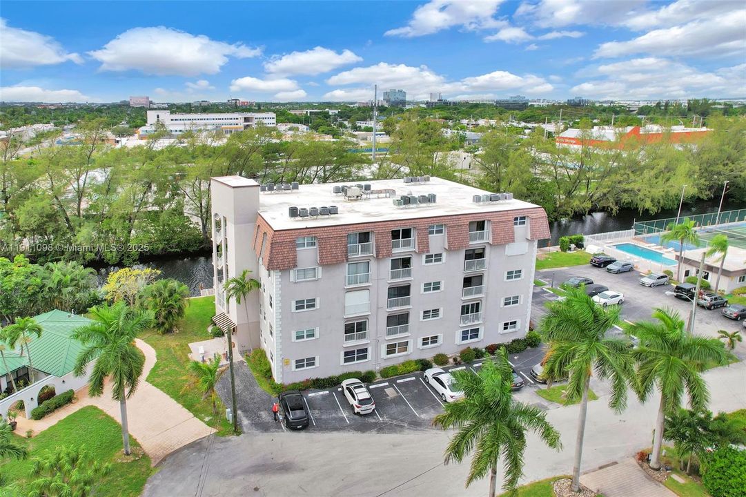 待售: $239,000 (2 贝兹, 2 浴室, 1280 平方英尺)