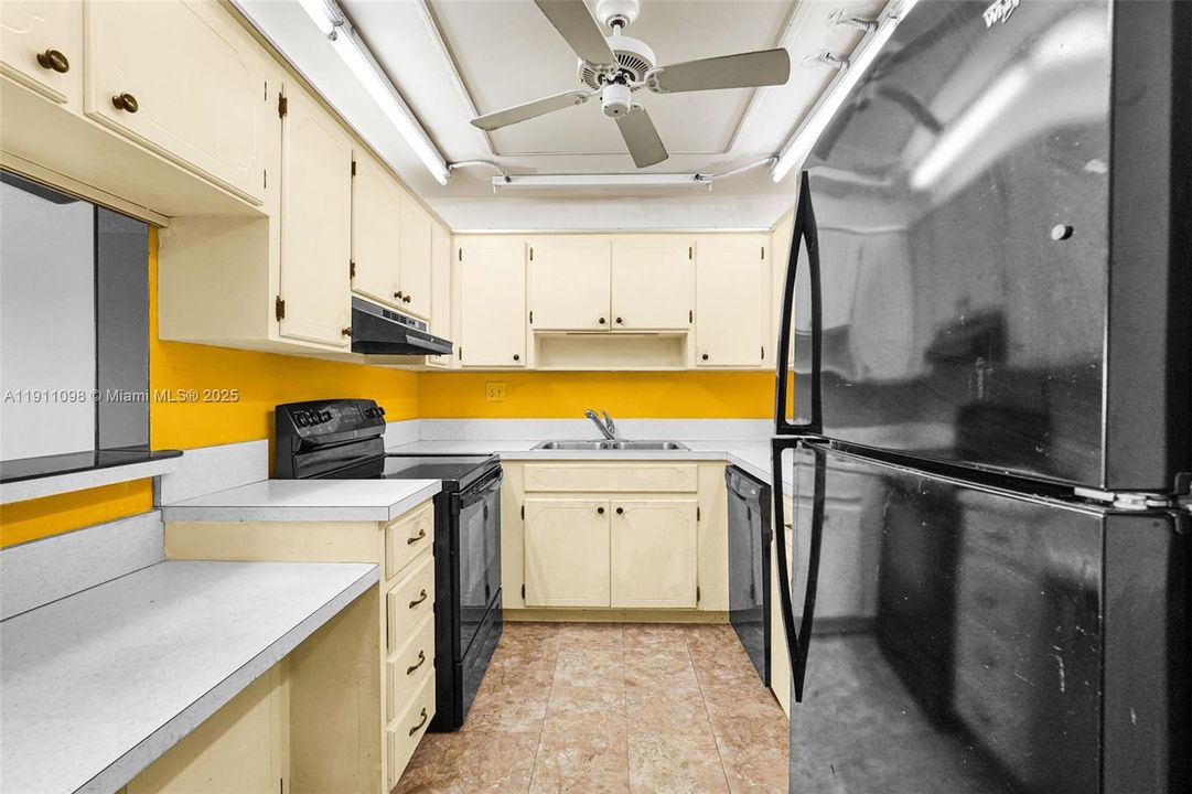 待售: $239,000 (2 贝兹, 2 浴室, 1280 平方英尺)