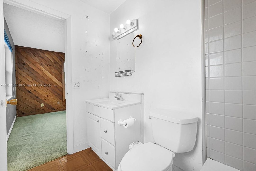 待售: $239,000 (2 贝兹, 2 浴室, 1280 平方英尺)