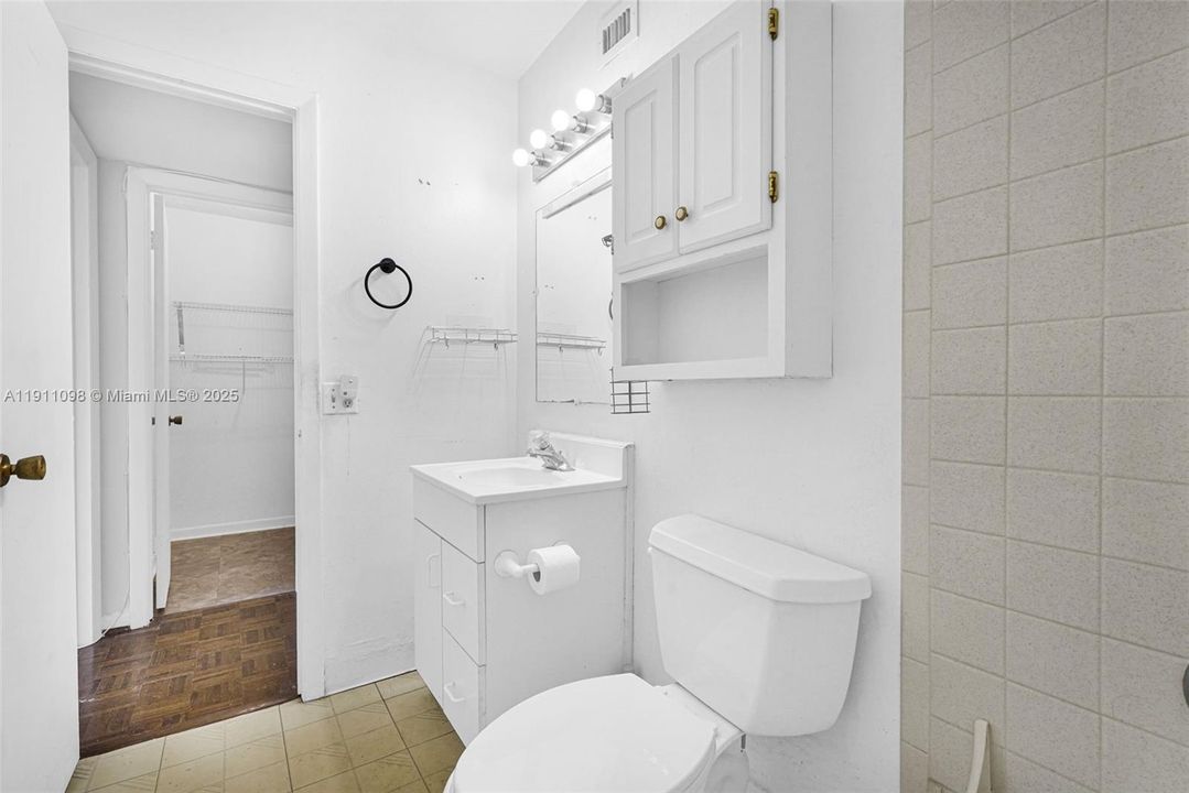 待售: $239,000 (2 贝兹, 2 浴室, 1280 平方英尺)