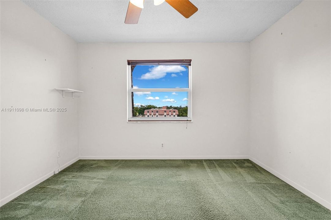 待售: $239,000 (2 贝兹, 2 浴室, 1280 平方英尺)