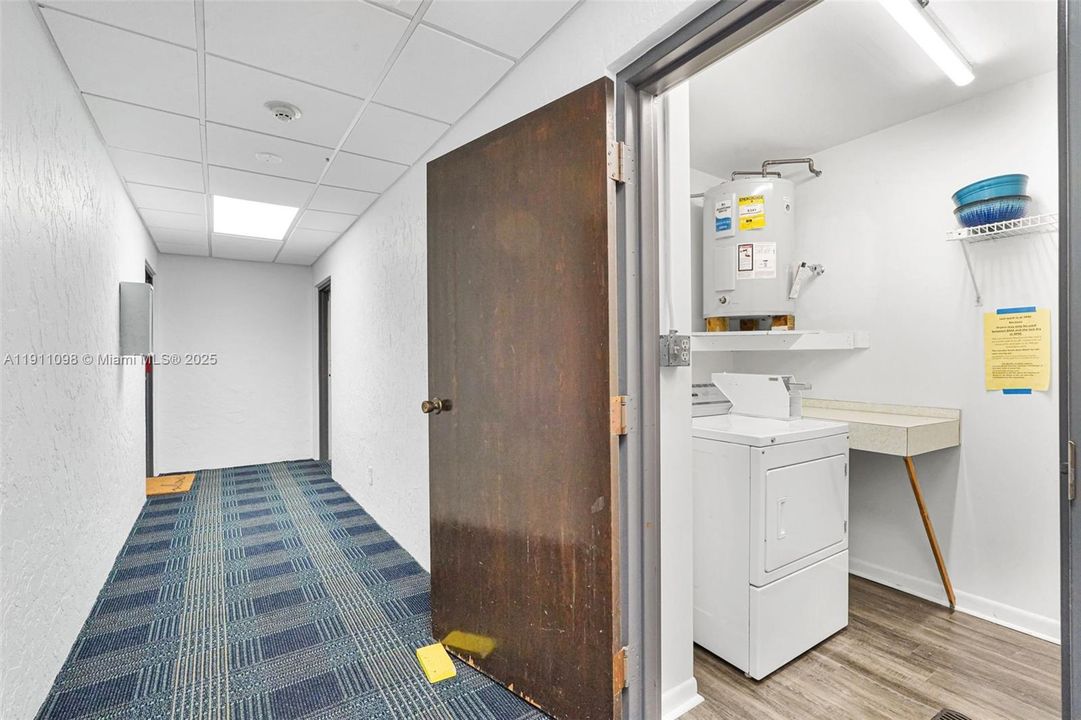 待售: $239,000 (2 贝兹, 2 浴室, 1280 平方英尺)