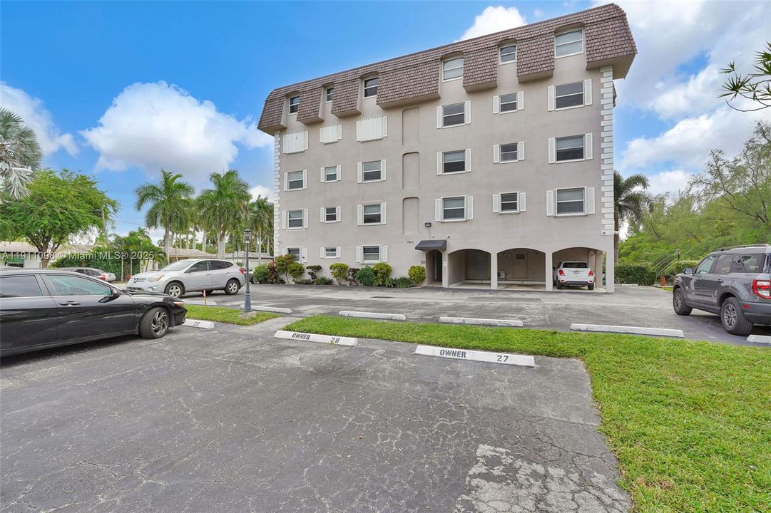 待售: $239,000 (2 贝兹, 2 浴室, 1280 平方英尺)