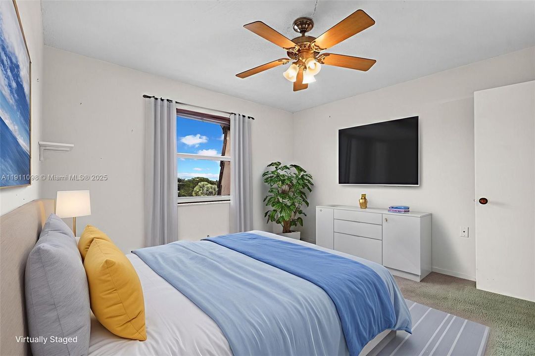 待售: $239,000 (2 贝兹, 2 浴室, 1280 平方英尺)