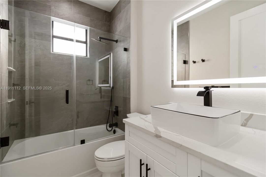 На продажу: $545,000 (3 спален, 2 ванн, 1839 Квадратных фут)