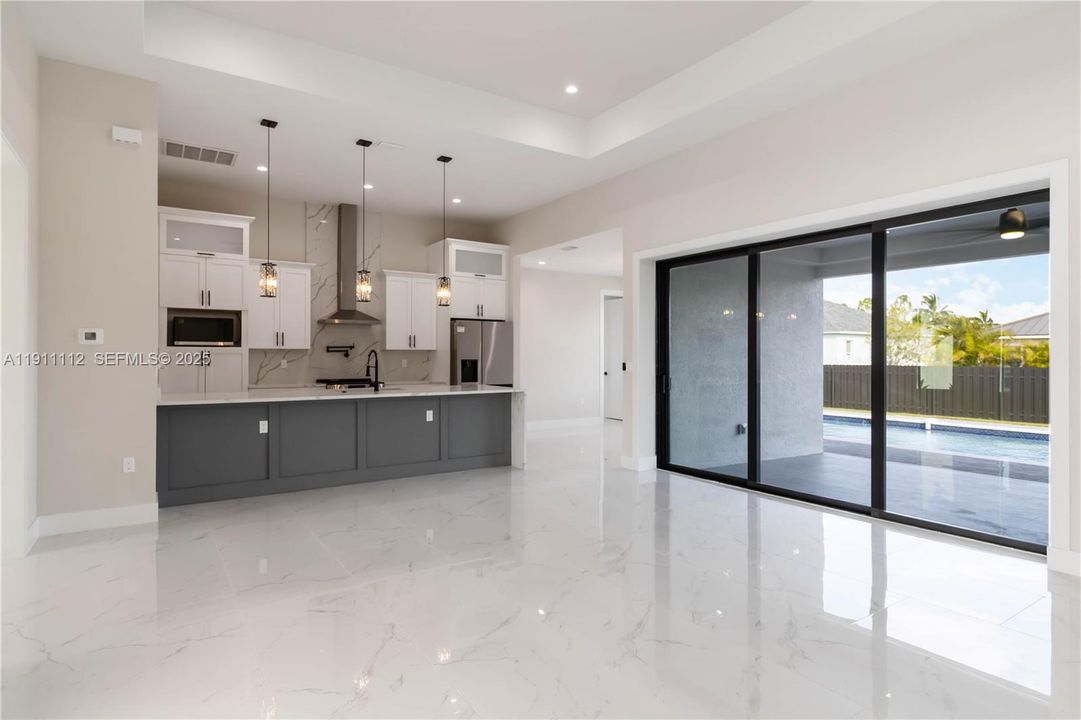 На продажу: $545,000 (3 спален, 2 ванн, 1839 Квадратных фут)