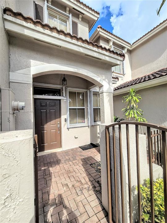 Active With Contract: $3,200 (3 beds, 2 baths, 1900 Square Feet)