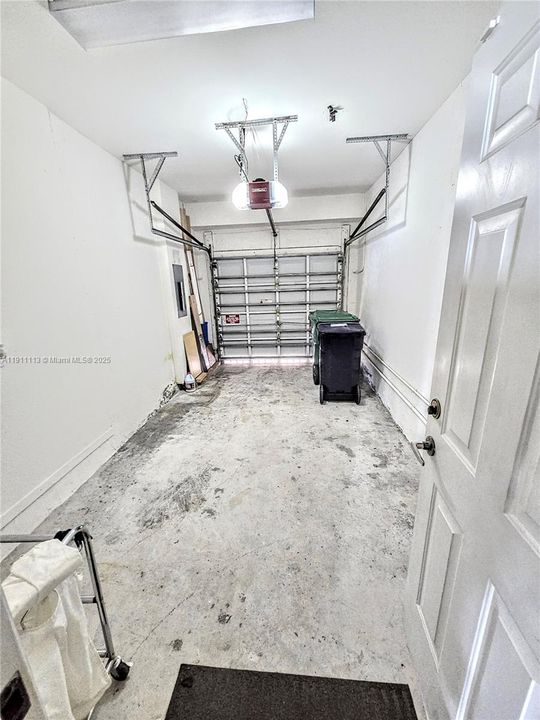 Active With Contract: $3,200 (3 beds, 2 baths, 1900 Square Feet)