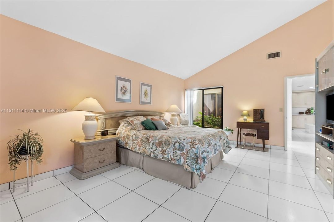 For Sale: $620,000 (2 beds, 2 baths, 1627 Square Feet)