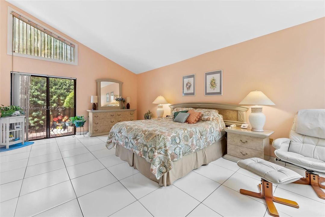 For Sale: $620,000 (2 beds, 2 baths, 1627 Square Feet)