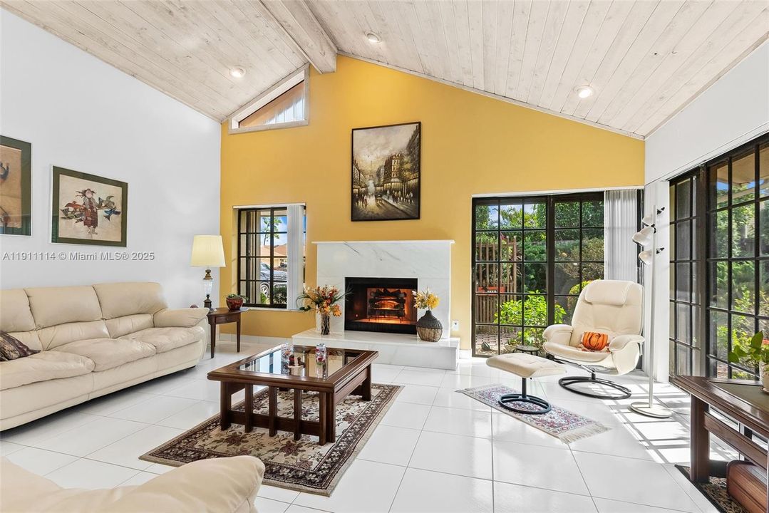 For Sale: $620,000 (2 beds, 2 baths, 1627 Square Feet)