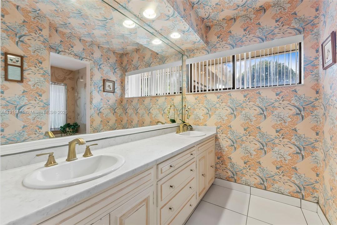 For Sale: $620,000 (2 beds, 2 baths, 1627 Square Feet)