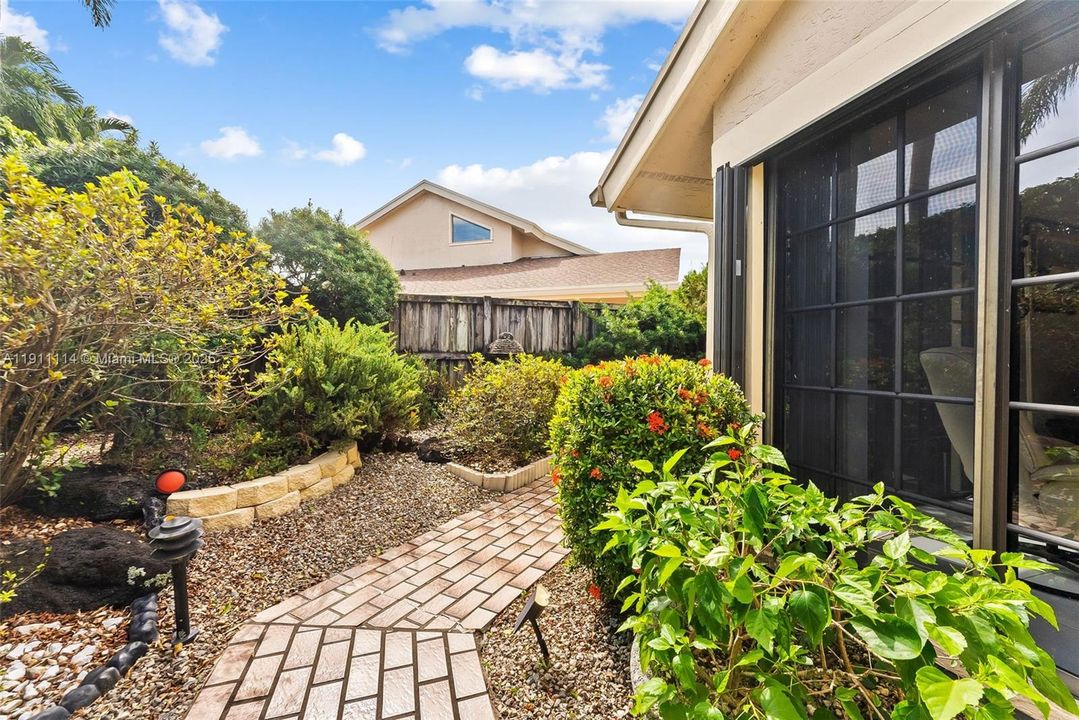 For Sale: $620,000 (2 beds, 2 baths, 1627 Square Feet)