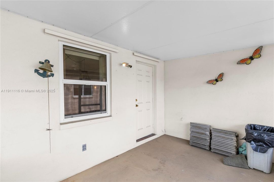 Active With Contract: $375,000 (2 beds, 2 baths, 1700 Square Feet)