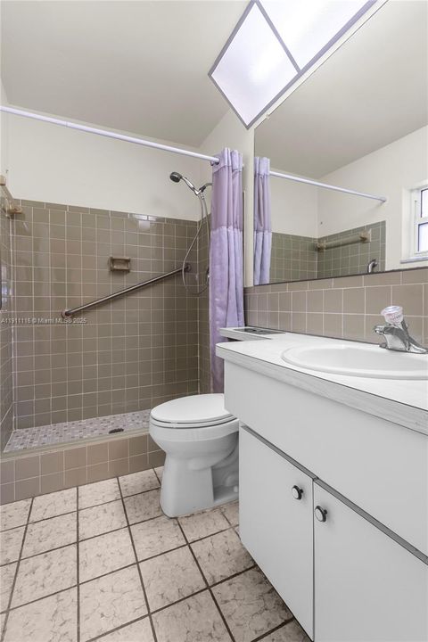 Active With Contract: $375,000 (2 beds, 2 baths, 1700 Square Feet)