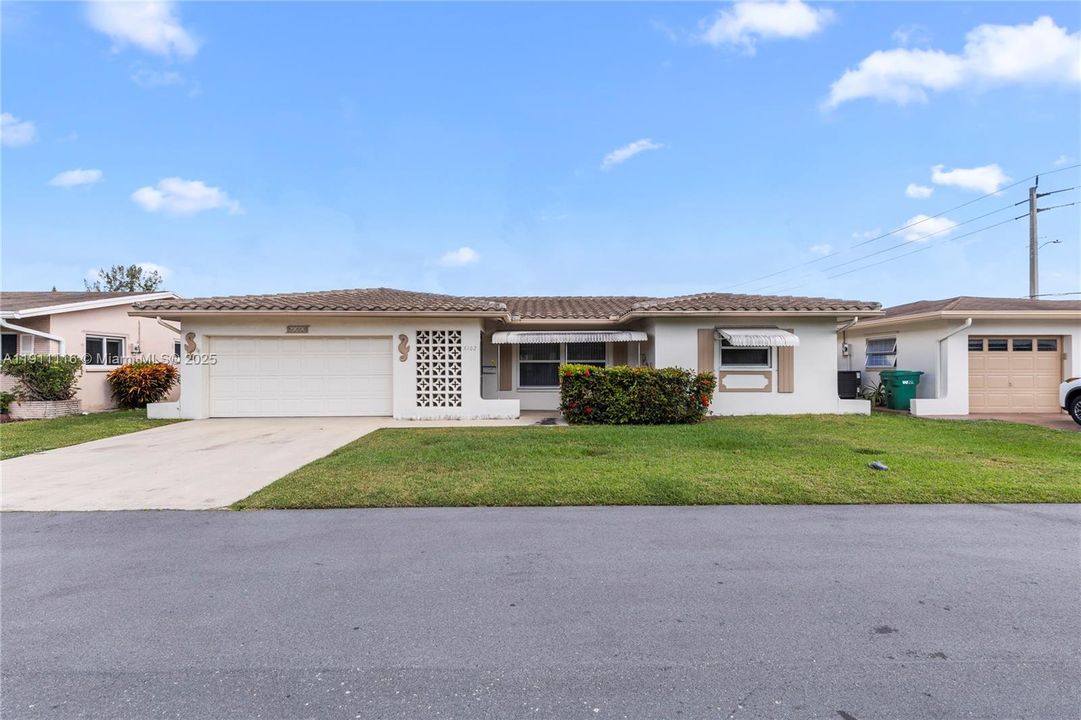 Active With Contract: $375,000 (2 beds, 2 baths, 1700 Square Feet)