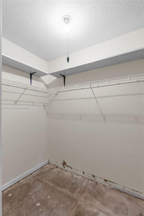 Active With Contract: $375,000 (2 beds, 2 baths, 1700 Square Feet)