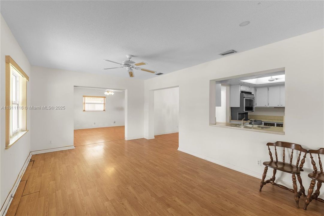 Active With Contract: $375,000 (2 beds, 2 baths, 1700 Square Feet)