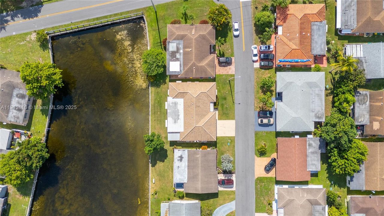 Active With Contract: $375,000 (2 beds, 2 baths, 1700 Square Feet)