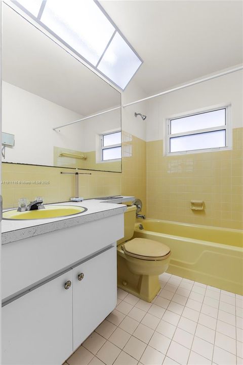 Active With Contract: $375,000 (2 beds, 2 baths, 1700 Square Feet)