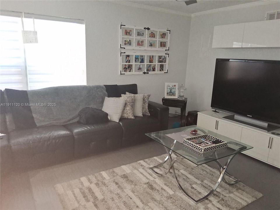 For Sale: $990,000 (4 beds, 2 baths, 2150 Square Feet)