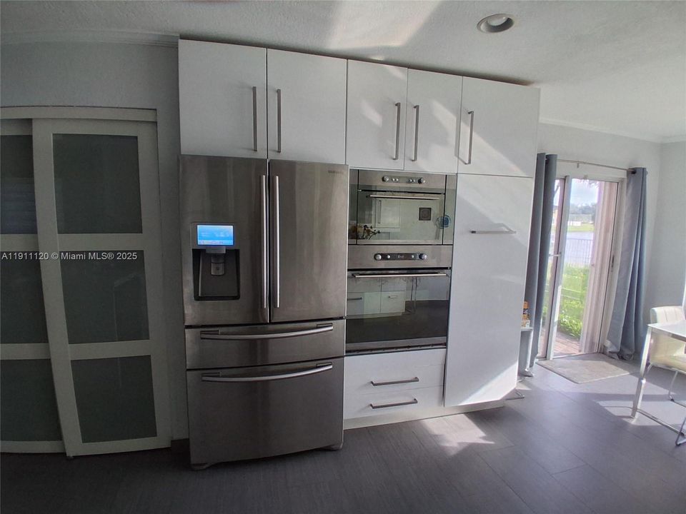 For Sale: $990,000 (4 beds, 2 baths, 2150 Square Feet)