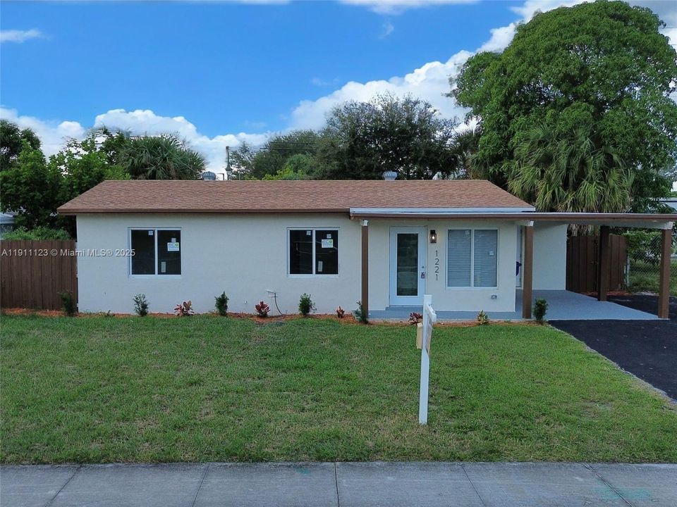 На продажу: $349,999 (3 спален, 2 ванн, 972 Квадратных фут)