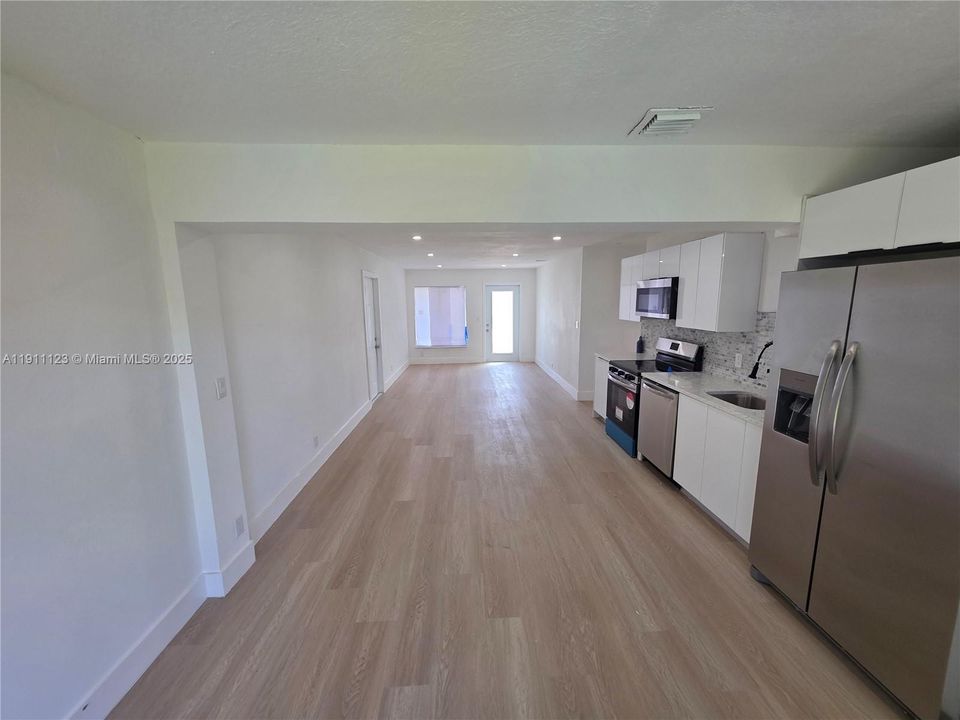 На продажу: $349,999 (3 спален, 2 ванн, 972 Квадратных фут)