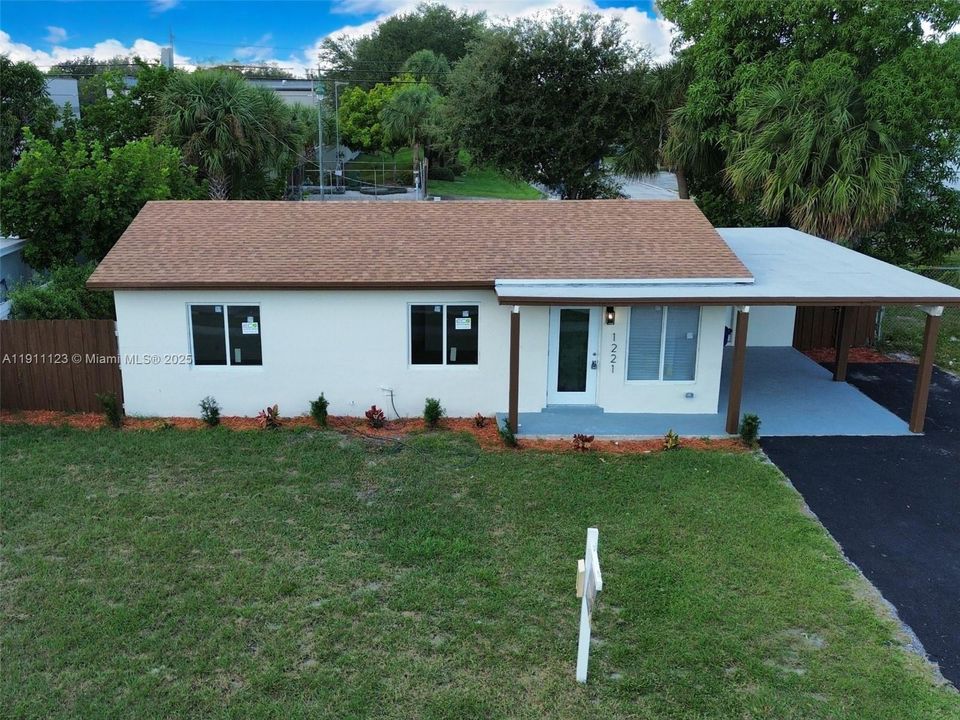 На продажу: $349,999 (3 спален, 2 ванн, 972 Квадратных фут)