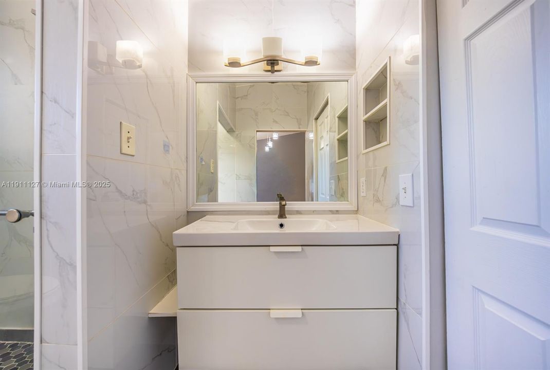 Active With Contract: $435,000 (3 beds, 2 baths, 1462 Square Feet)