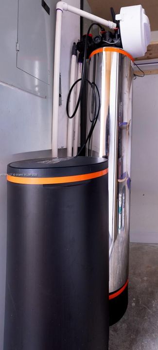 Active With Contract: $435,000 (3 beds, 2 baths, 1462 Square Feet)