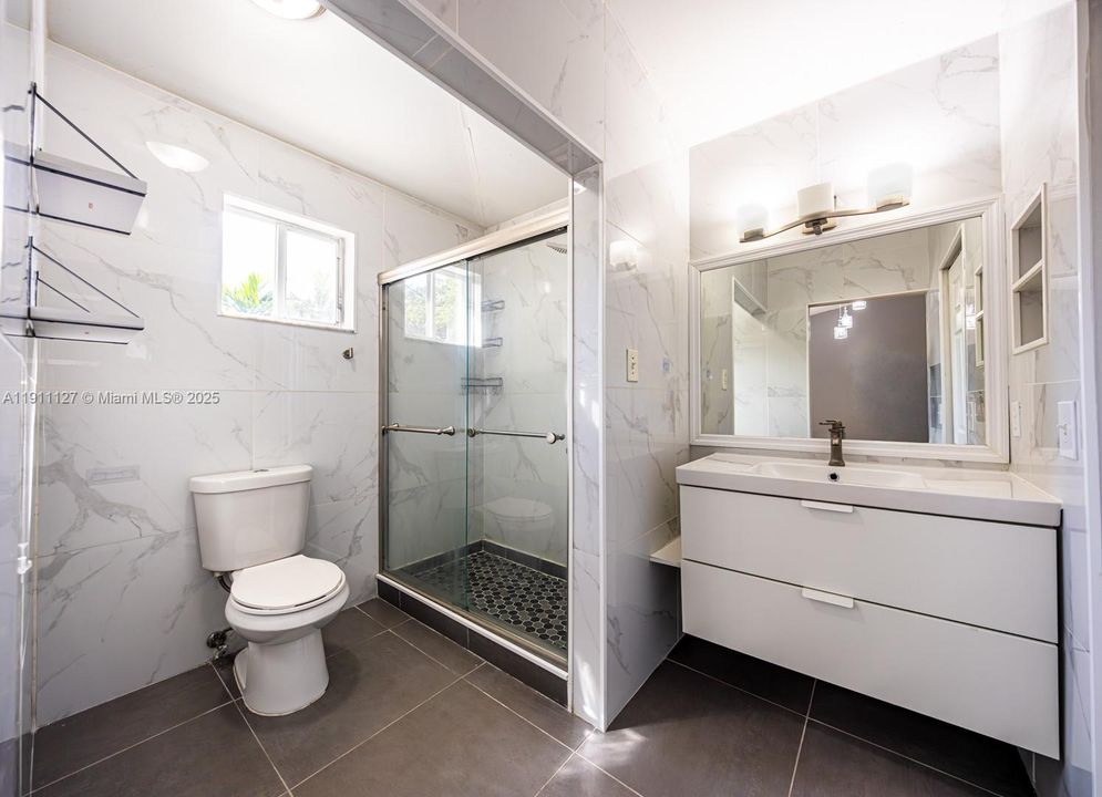 Active With Contract: $435,000 (3 beds, 2 baths, 1462 Square Feet)