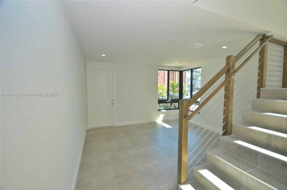 Active With Contract: $2,600 (2 beds, 2 baths, 1358 Square Feet)