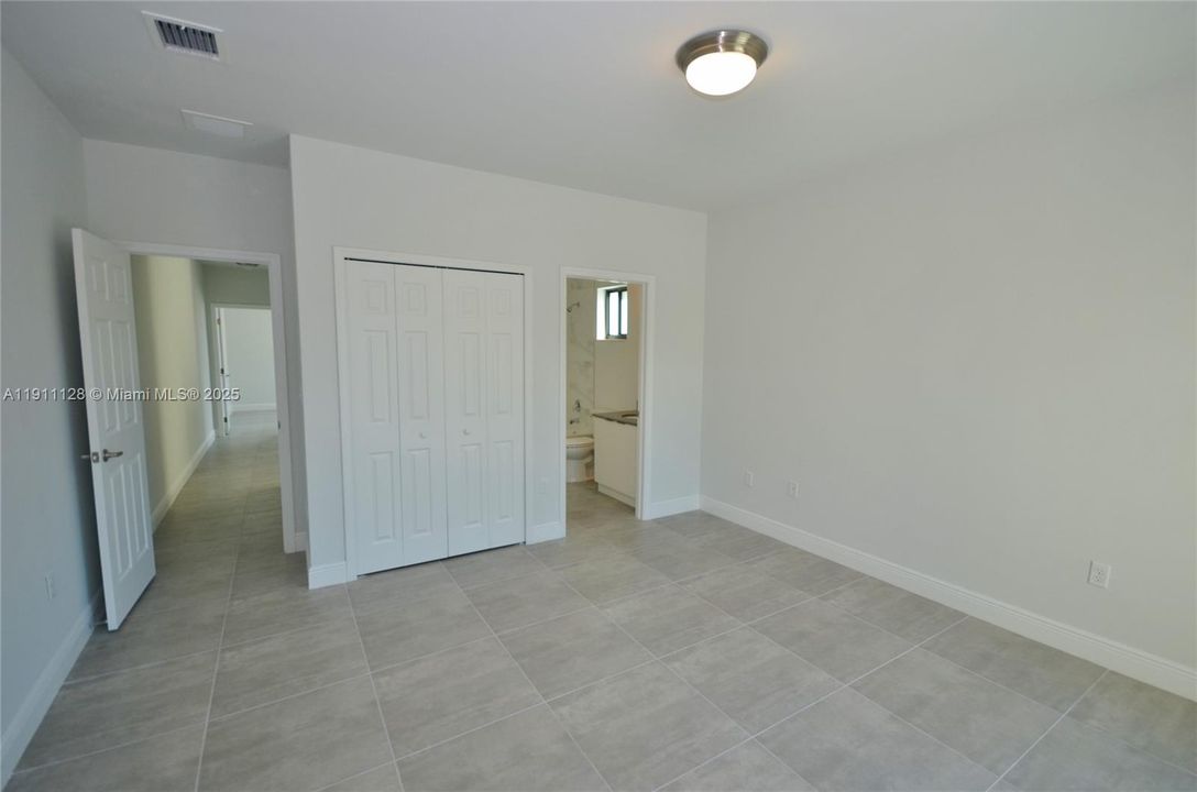 Active With Contract: $2,600 (2 beds, 2 baths, 1358 Square Feet)
