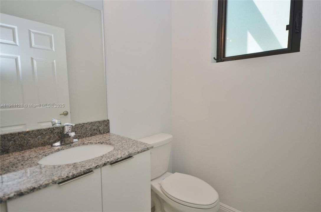 Active With Contract: $2,600 (2 beds, 2 baths, 1358 Square Feet)