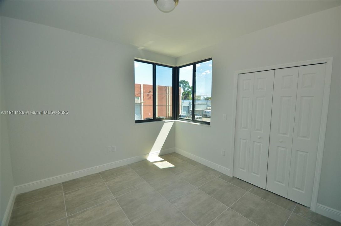 Active With Contract: $2,600 (2 beds, 2 baths, 1358 Square Feet)