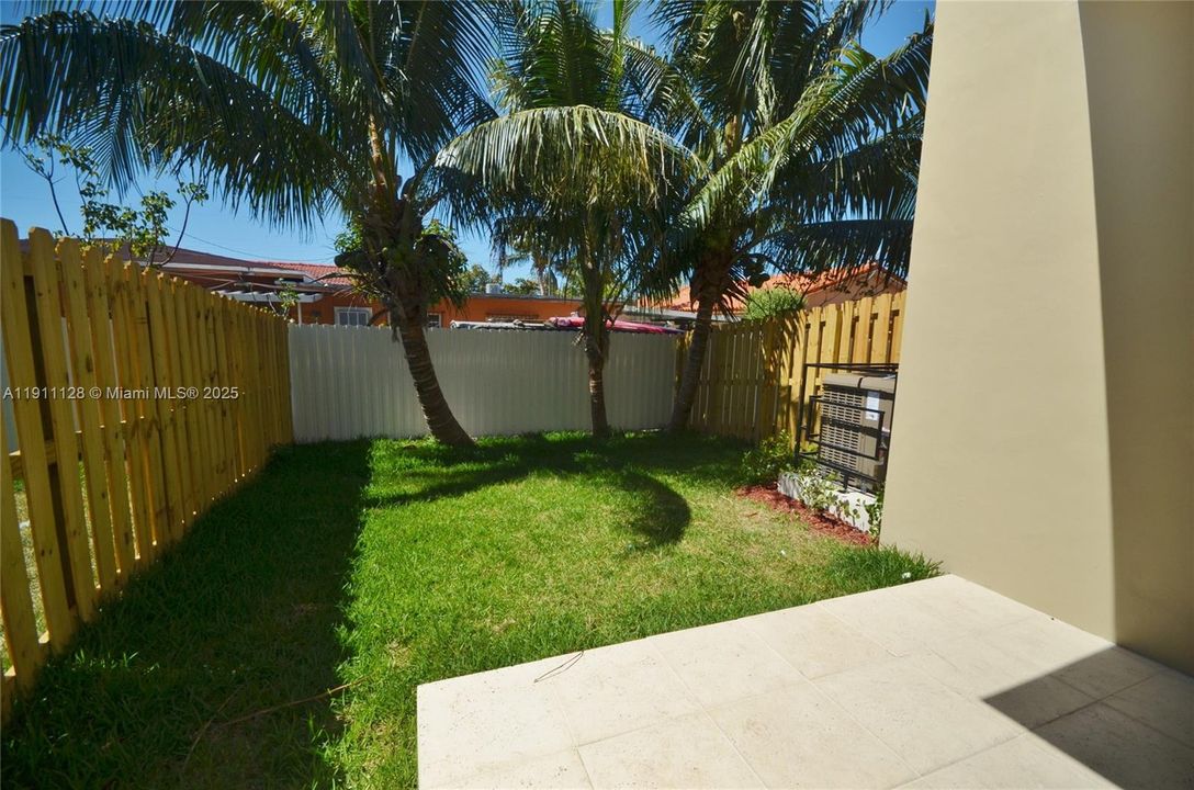 Active With Contract: $2,600 (2 beds, 2 baths, 1358 Square Feet)